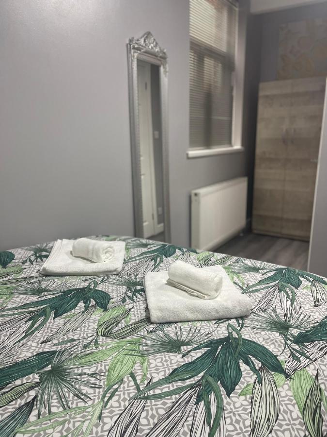 Grays Accommodation B&B Экстерьер фото
