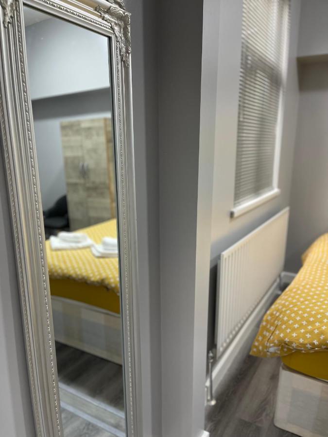 Grays Accommodation B&B Экстерьер фото